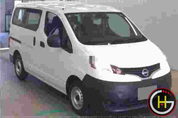 NISSAN NV 200 DX